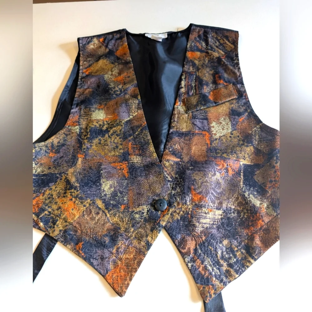 Vintage Eloquience earthy tapestry vest. Size 5/6